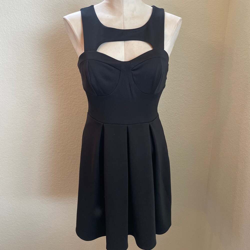 One clothing black cocktail sweatheart cupped cut dress juniors small